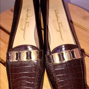 🚨 salvatore ferragamo brown croc loafers 🚨